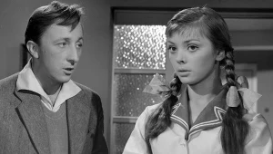 Bogumił Kobiela i Barbara Kwiatkowska w filmie Andrzej Munka "Zezowate szczęście" (1960)