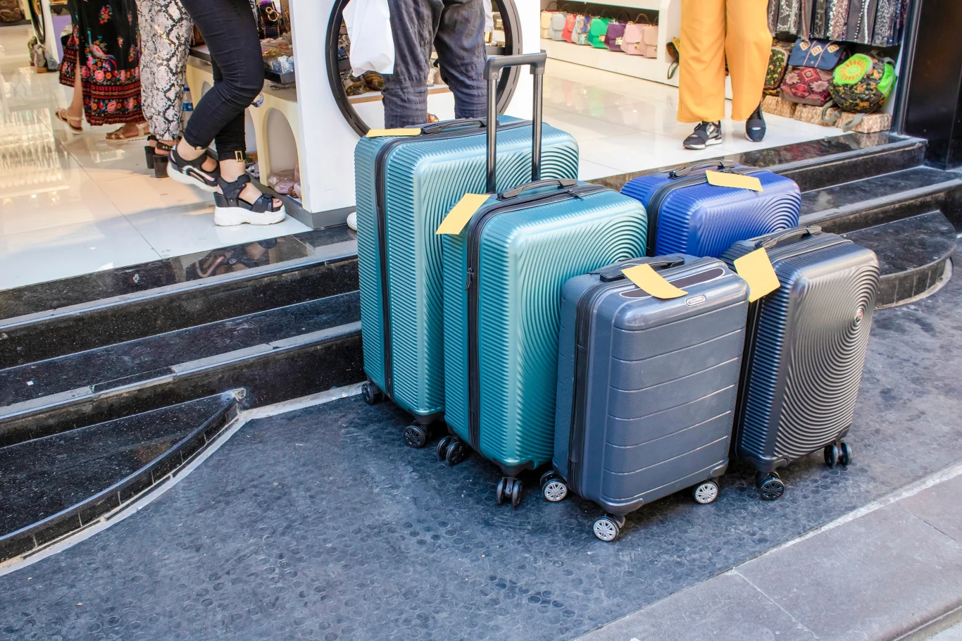 Walizki z zamkami zatwierdzonymi przez TSA są bezpieczniejsze, jednak mogą stwarzać problemy na lotnisku Walizki z zamkami zatwierdzonymi przez TSA są bezpieczniejsze, jednak mogą stwarzać problemy na lotnisku