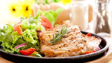 Po chude mięso powinny sięgać osoby dbające o serce