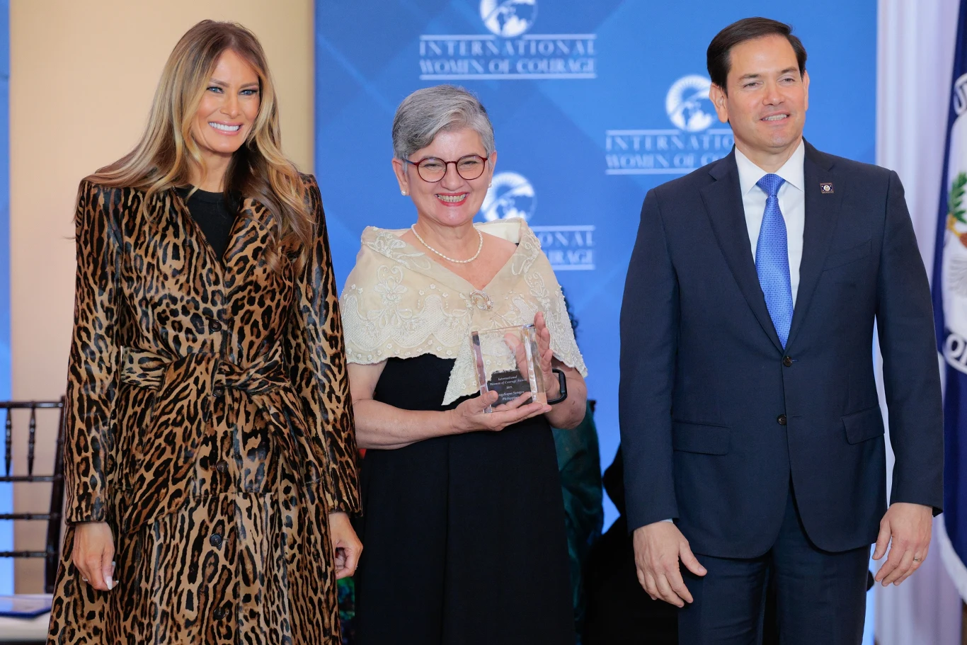 Melania Trump w panterkowym princie przyciąga spojrzenia 