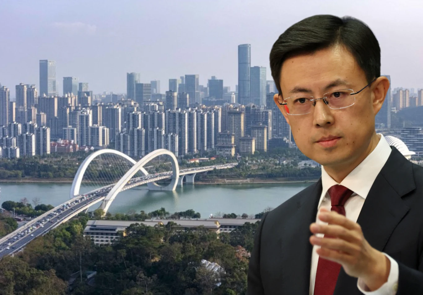 Chiny specjaliści nie mają wątpliwości: Pekin musi odpowiedzieć na cła nałożone przez Trumpa. Na zdj. rzecznik MSZ Chin Guo Jiakun Chiny specjaliści nie mają wątpliwości: Pekin musi odpowiedzieć na cła nałożone przez Trumpa. Na zdj. rzecznik MSZ Chin Guo Jiakun