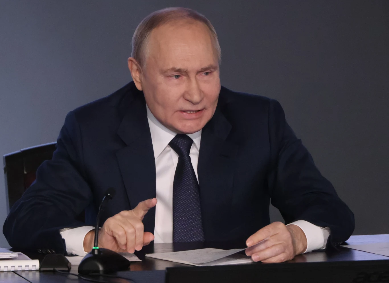 Przeciągająca się wojna w Ukrainie osłabia Władimira Putina. Mimo tego nie chce zawieszenia broni article cover