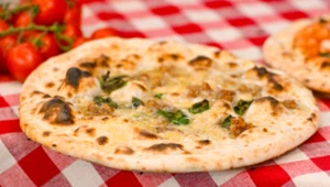 Klasyczna napoletana w domowych warunkach. Przepis twórcy... najlepszej pizzy świata