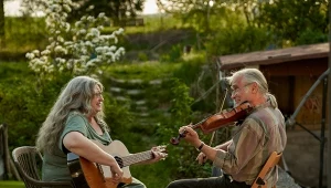 Kino na Granicy 2025: kadr z filmu Jiříego Havelki "Rok ogrodnika"