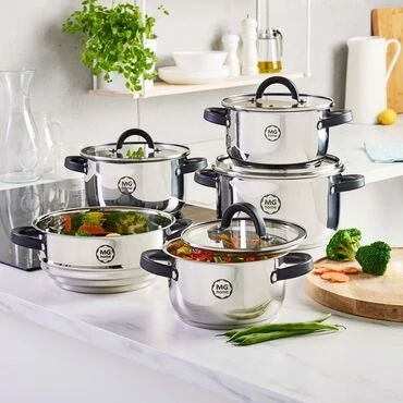 To nie żart! Biedronka przeceniła 9-elementowy zestaw garnków MG Home od Magdy Gessler o 160 zł! To nie żart! Biedronka przeceniła 9-elementowy zestaw garnków MG Home od Magdy Gessler o 160 zł!