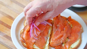 Pomaga schudnąć i obniżyć ciśnienie. Nowa dieta nordycka z pewnością posmakuje Polakom