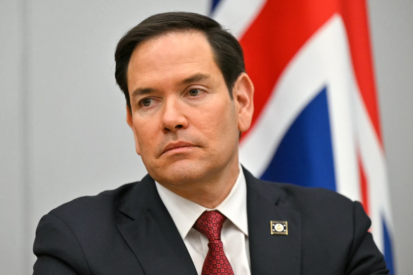 Marco Rubio przybył w piątek do Brukseli na spotkanie z ministrami spraw zagranicznych państw NATO Marco Rubio
