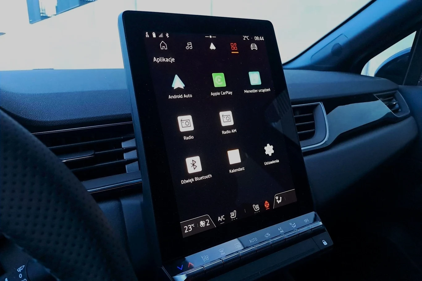 Po liftingu ASX w standardzie oferuje 10,4-calowy ekran multimediów. Po liftingu ASX w standardzie oferuje 10,4-calowy ekran multimediów.