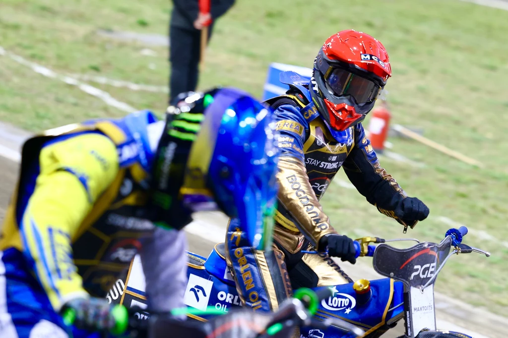 Bartosz Zmarzlik (czerwony kask) i Patryk Dudek (niebieski kask) Bartosz Zmarzlik (czerwony kask) i Patryk Dudek (niebieski kask)
