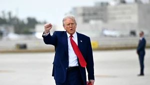 Tuż po północy czasu wschodnioamerykańskiego weszły w życie 10-procentowe cła Donalda Trumpa na niemal wszystkie towary z prawie wszystkich krajów świata