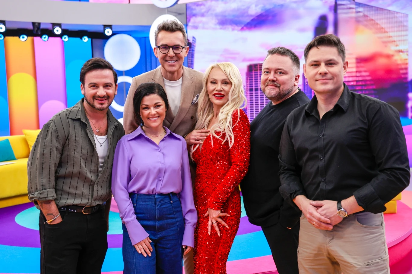 Od lewej: Stefano Terrazzino, Maciej Kurzajewski, Katarzyna Cichopek, Monika Jarosińska, Bartek Pańczyk, Tomasz Błasiak Od lewej: Stefano Terrazzino, Maciej Kurzajewski, Katarzyna Cichopek, Monika Jarosińska, Bartek Pańczyk, Tomasz Błasiak