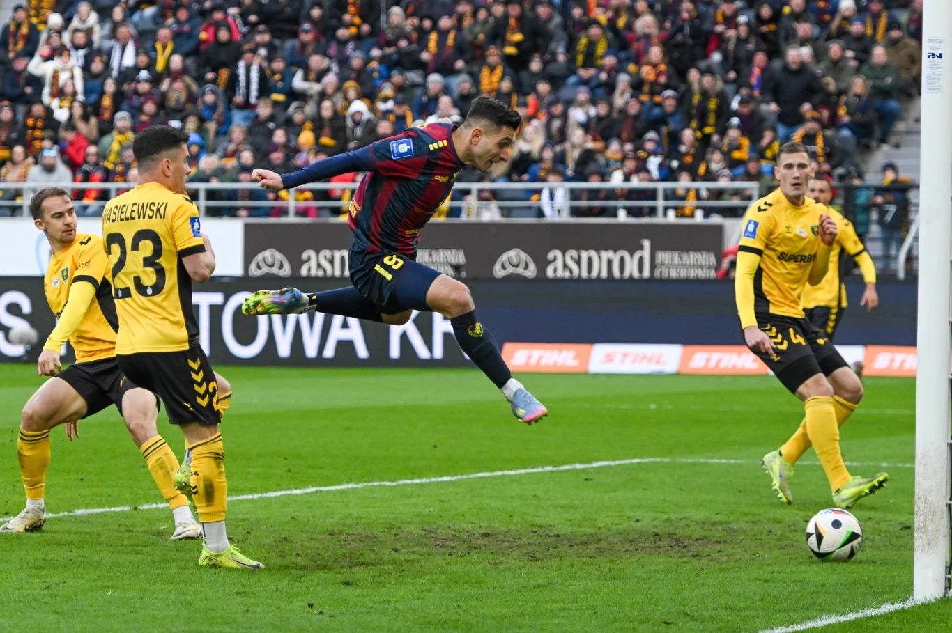 Grecki snajper okazał się dla beniaminka z Katowic prawdziwy katem 