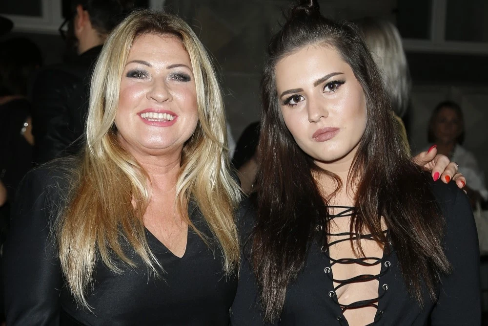 Beata Kozidrak z córką Agatą w 2015 r. Beata Kozidrak z córką Agatą w 2015 r.