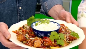 Kiełbaski w sosie teriyaki – azjatyckie danie z polskim akcentem