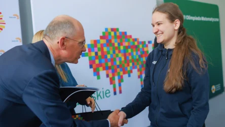 Ta krakowska licealista i jej sukces przejdą do historii/ Urząd Marszałkowski Województwa Podlaskiego