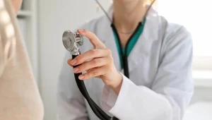 Narażona jest szczególna grupa pacjentów. Leczenie tego zapalenia jest trudne