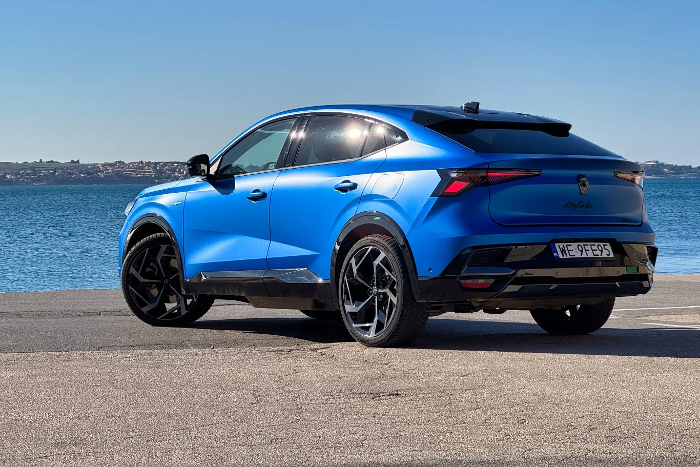 Renault Rafale widoczne z tyłu