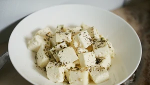 Czubrycę syp do dań z serem lub jajkami. Dodawaj do pieczonych warzyw, fasoli, kapusty i mięs