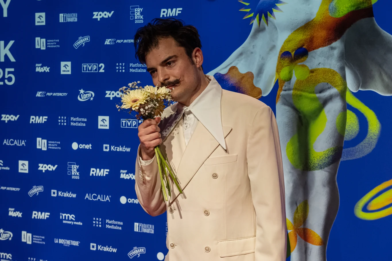 Wiktor Dyduła wyrusza w trasę koncertową article cover