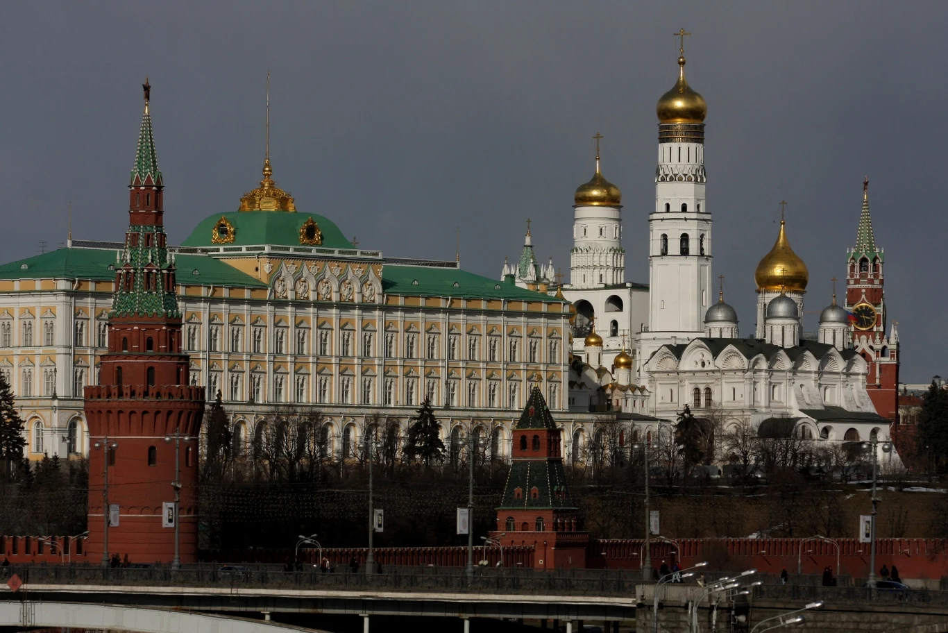 Giełda w Moskwie zanurkowała. Efekt globalnej paniki z powodu ceł Trumpa Giełda w Moskwie zanurkowała. Efekt globalnej paniki z powodu ceł Trumpa