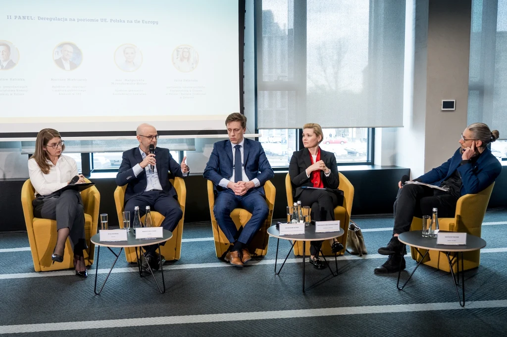 Newseria - debata „De:Regulacje. Biznes potrzebuje prostych zasad”