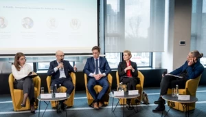 Newseria - debata „De:Regulacje. Biznes potrzebuje prostych zasad”