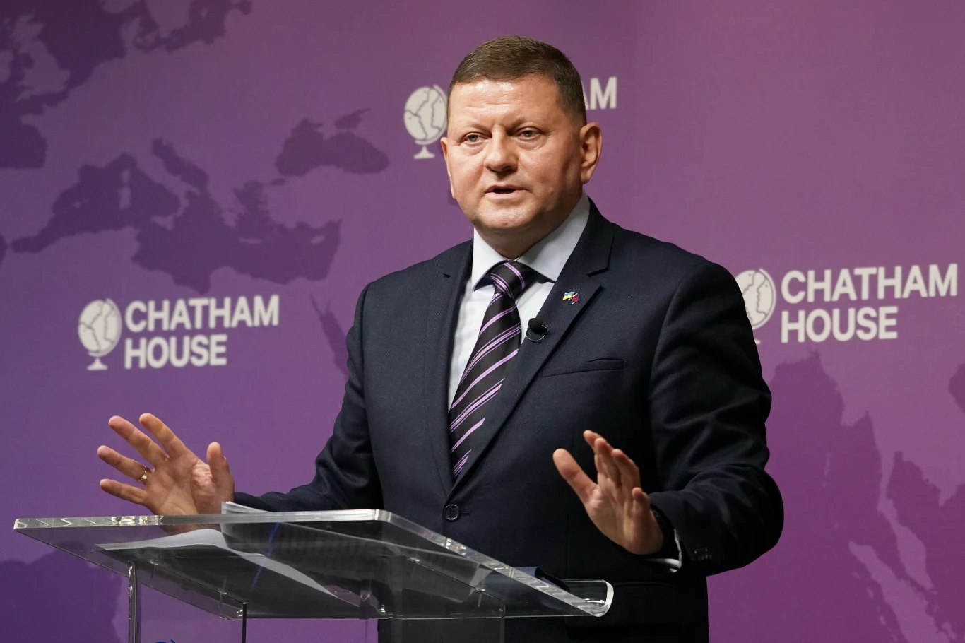 Generał Wałerij Załużny to były głównodowodzący armii Ukrainy. Obecnie jest ambasadorem w Wielkiej Brytanii Generał Wałerij Załużny to były głównodowodzący armii Ukrainy. Obecnie jest ambasadorem w Wielkiej Brytanii