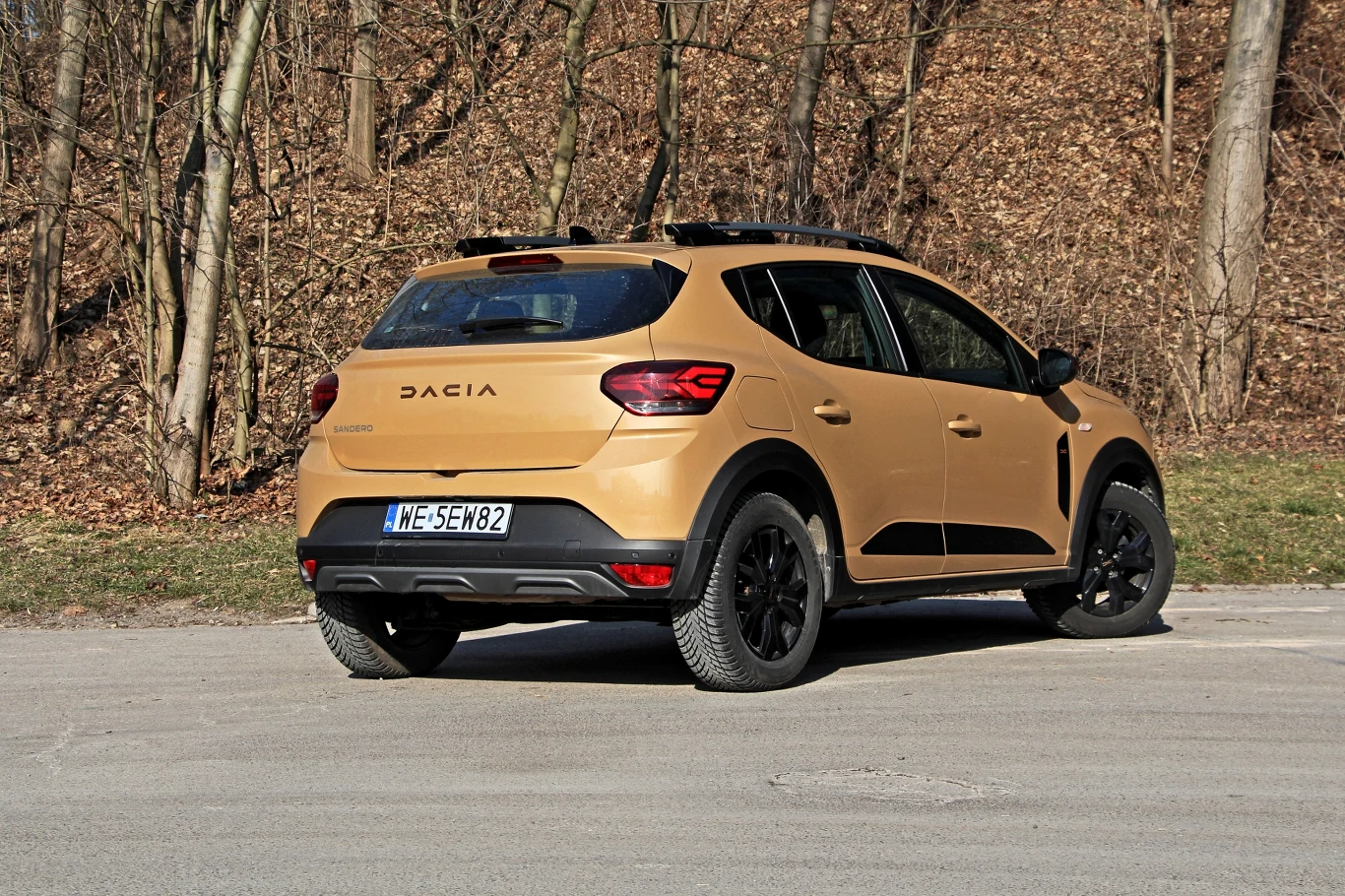 Ten konkretny egzemplarz Dacii Sandero Stepway kosztuje niemal 100 tys. zł
