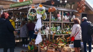 Jarmark wielkanocny w Krakowie w 2024 roku. 