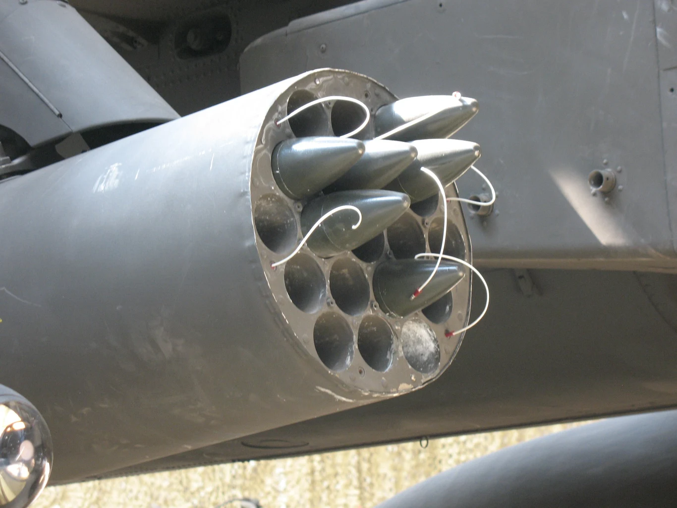 Pociski rakietowe Hydra 70 w zasobniki M261