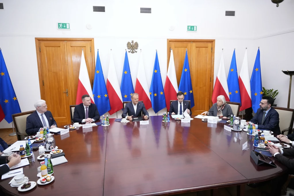 Tusk i Domański spotkali się z branżą motoryzacyjną