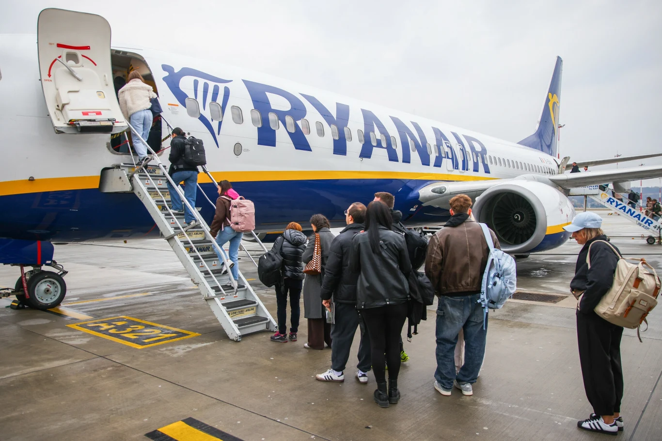 Linie lotnicze Ryanair potwierdziły złożenie pozwu w polskim sądzie przeciwko pasażerowi, który w styczniu zakłócił lot z Berlina do Marrakeszu Linie lotnicze Ryanair potwierdziły złożenie pozwu w polskim sądzie przeciwko pasażerowi, który w styczniu zakłócił lot z Berlina do Marrakeszu