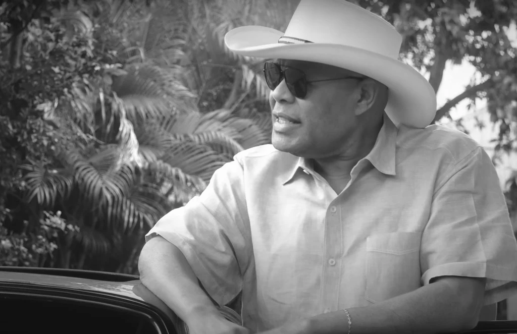 Rubby Pérez w teledysku "No Voy a Llorar" Rubby Pérez w teledysku "No Voy a Llorar"