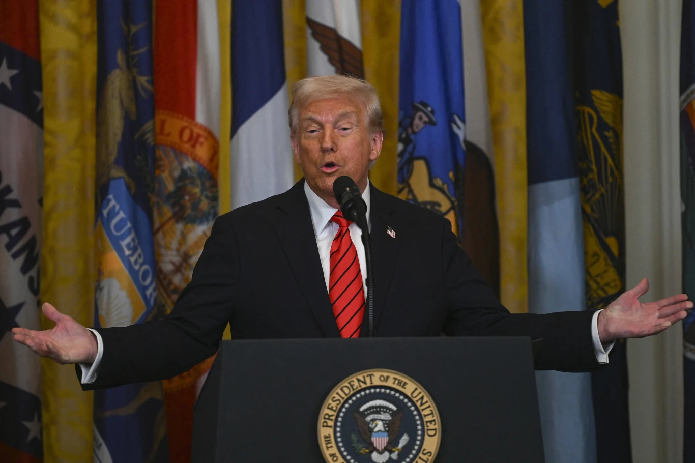 USA nałożyły na UE cła na stal, aluminium, oraz dodatkowe cła wzajemne w wysokości 20 proc. USA nałożyły na UE cła na stal, aluminium, oraz dodatkowe cła wzajemne w wysokości 20 proc.