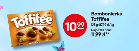 Toffifee Orzech laskowy w karmelu kremie orzechowym i czekoladzie 125 g (15 sztuk)