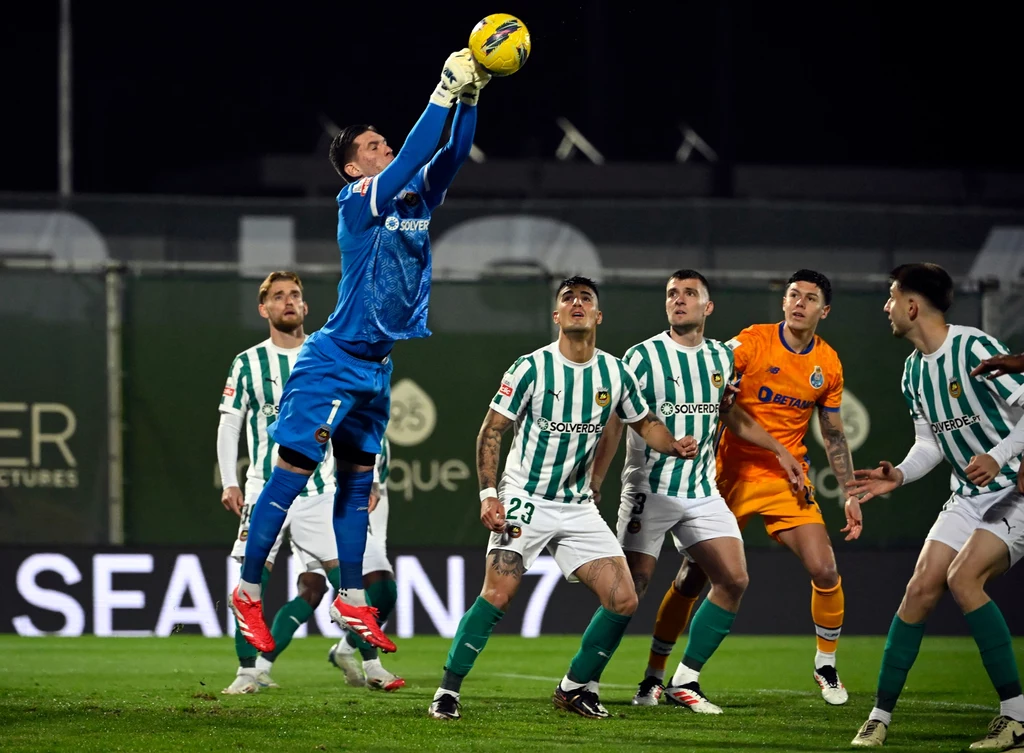 Cezary Miszta w barwach portugalskiego Rio Ave Cezary Miszta w barwach portugalskiego Rio Ave