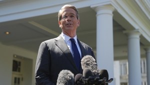 Rating USA w dół. Bliski człowiek Trumpa wprost: Nie bardzo wierzę