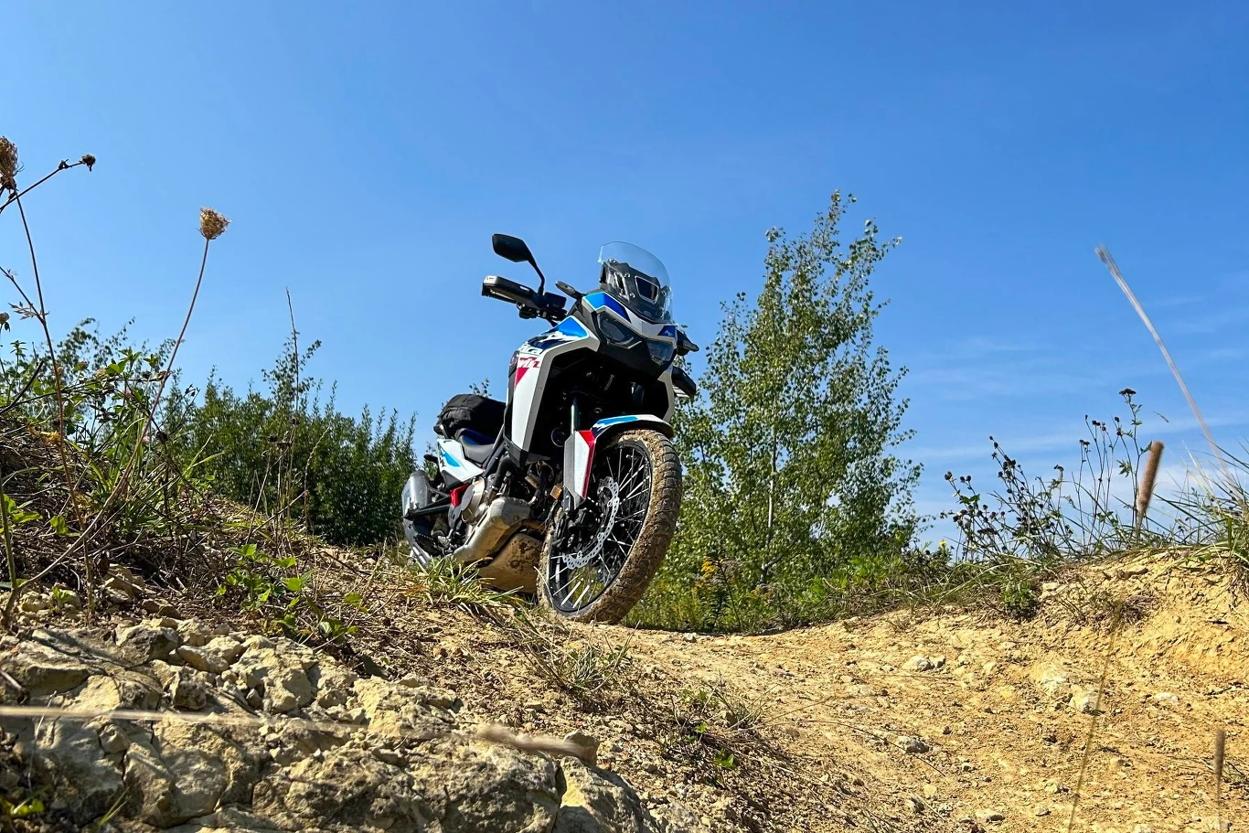 Nowa "Afryka" jest bardziej asfaltowa niż terenowa. Mimo wszystko nie jest to zarzut. Honda Africa Twin