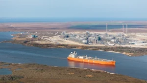 UE rozważa zakup większej ilości LNG z USA w odpowiedzi na politykę celną Donalda Trumpa. Na zdj. hub LNG amerykańskiej firmy Cheniere Energy w Port Arthur w Teksasie