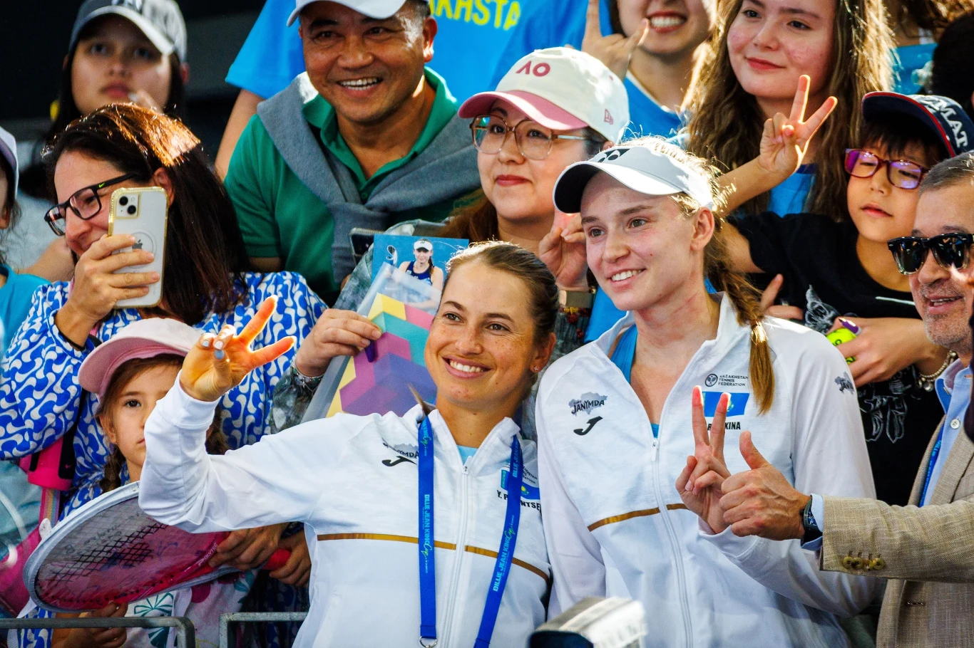 Julia Putincewa i Jelena Rybakina już po meczu z Australią. Kazachstan wygrał 2:1