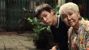 Kadr z filmu "Jak zdobyć miliony zanim babcia umrze" (2024)