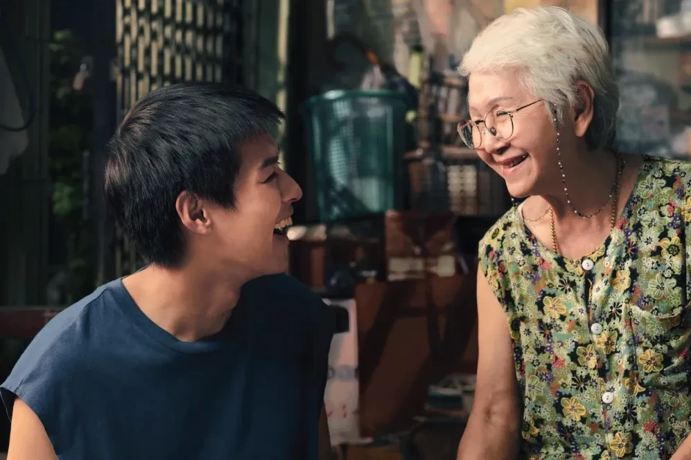 Kadr z filmu "Jak zdobyć miliony zanim babcia umrze"