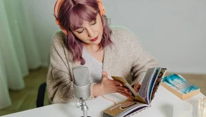 Adamczyk, Stenka, Gosztyła czy Woydyłło-Osiatyńska to dopiero początek długiej listy znanych nazwisk, które można usłyszeć w audiobookach