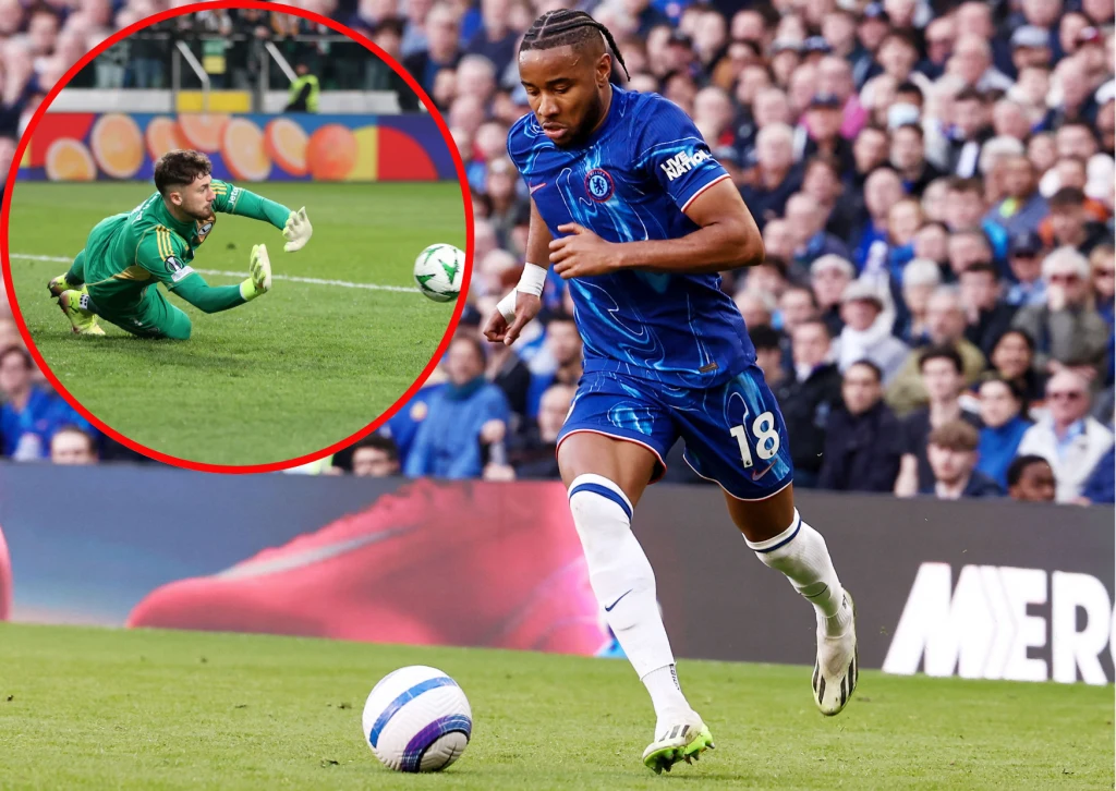 Kacper Tobiasz nie dał się pokonać z rzutu karnego Nkunku