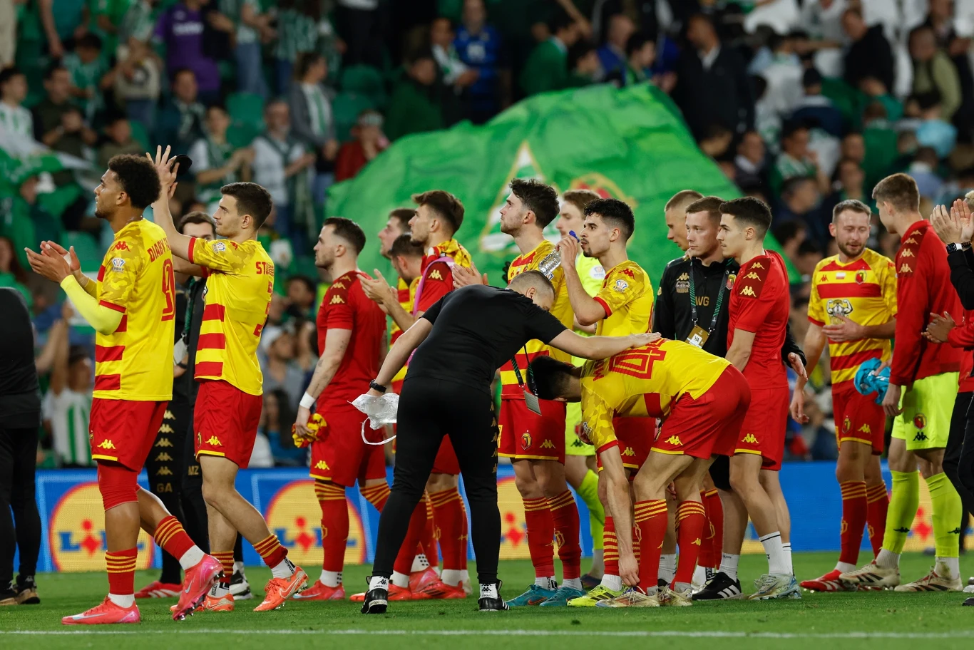 Piłkarze Jagiellonii Białystok po meczu z Realem Betis Piłkarze Jagiellonii Białystok po meczu z Realem Betis