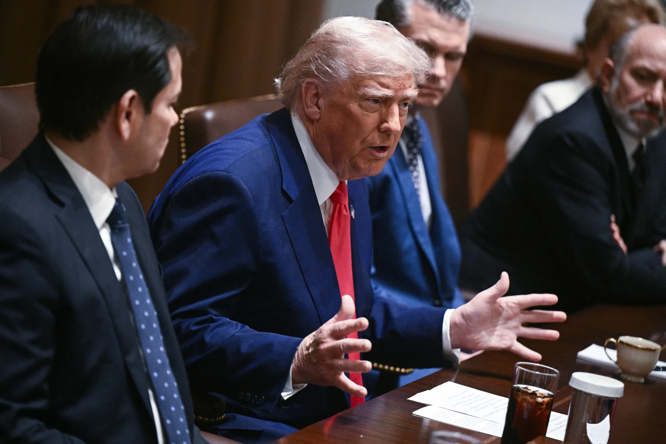 Donald Trump wyraził chęć zawarcia układu z Chinami ws. ceł Donald Trump wyraził chęć zawarcia układu z Chinami ws. ceł