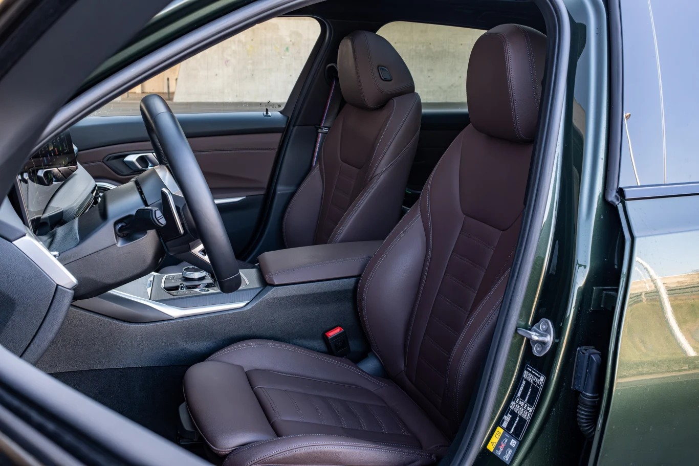 Fotele należą do topowych - są wygodne w dłuższej trasie i zapewniają świetne podparcie w zakrętach