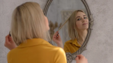 Nie przeglądaj się w lustrze w Wielki Piątek, jeśli nie musisz tego robić. Nasze babcie wierzyły, że to przynosi pecha