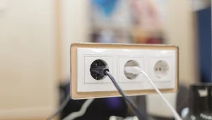 Właściciele nieruchomości mają obowiązek przeprowadzać kontrole instalacji elektrycznej. 