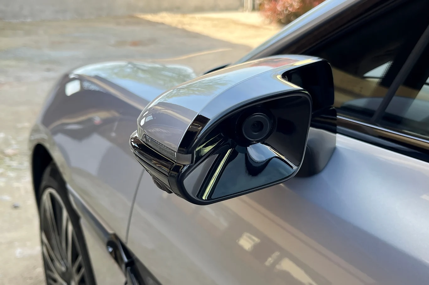 Kamery zamiast lusterek? Na szczęście jest też wariant z klasycznym rozwiązaniem.